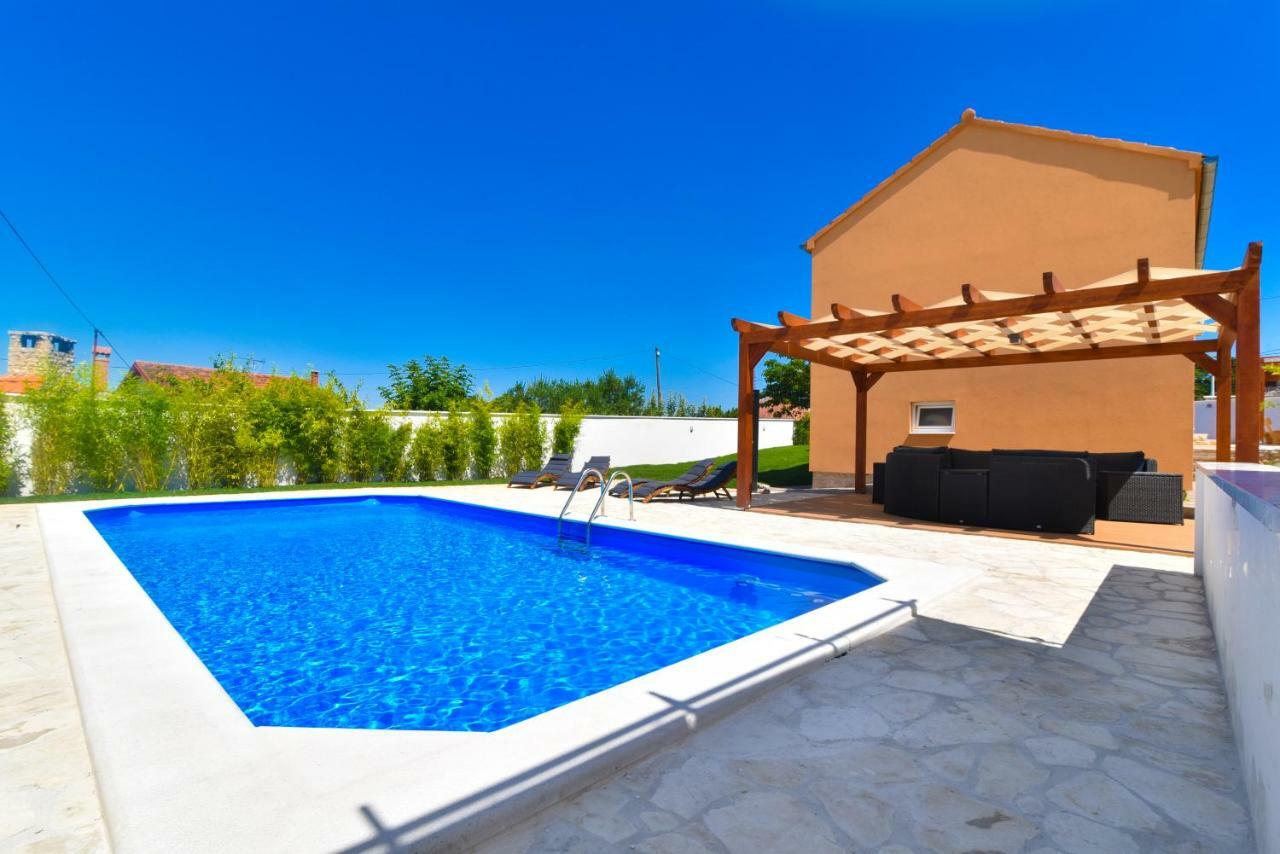Villa Village Idylle With Heated Pool, Sauna, Jacuzzy And Private Parking Sukošan Екстериор снимка