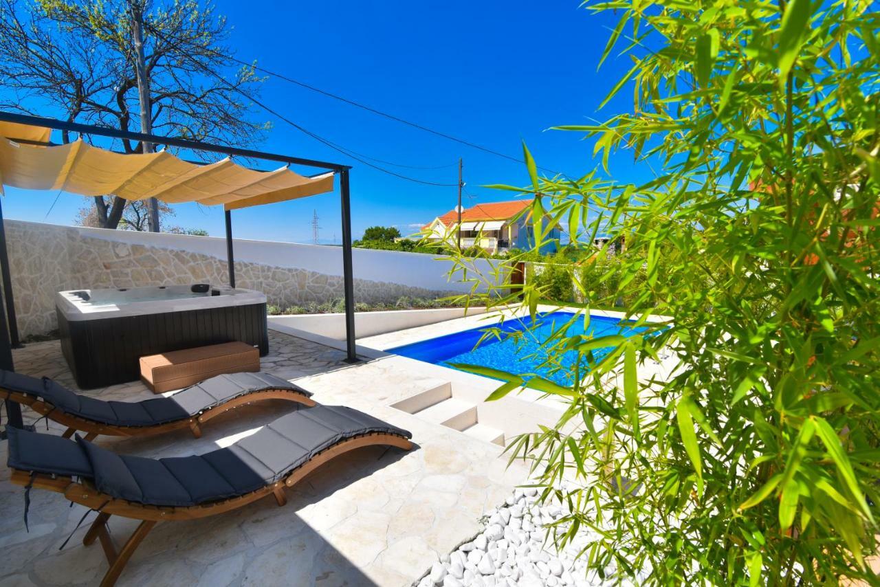 Villa Village Idylle With Heated Pool, Sauna, Jacuzzy And Private Parking Sukošan Екстериор снимка