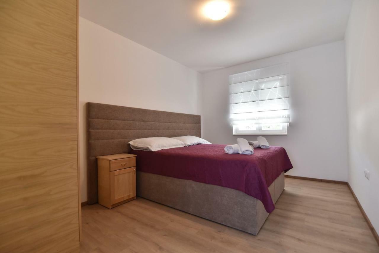 Villa Village Idylle With Heated Pool, Sauna, Jacuzzy And Private Parking Sukošan Екстериор снимка