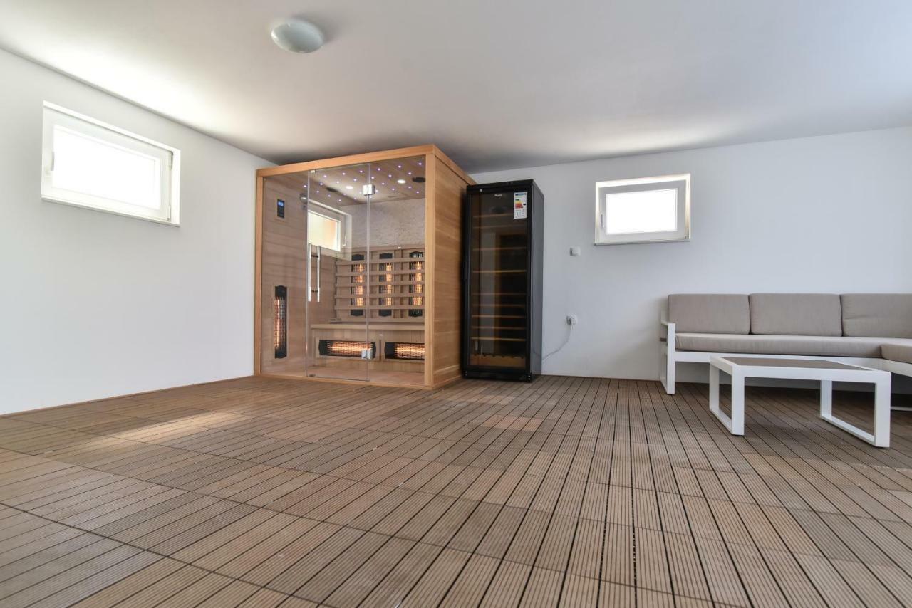 Villa Village Idylle With Heated Pool, Sauna, Jacuzzy And Private Parking Sukošan Екстериор снимка