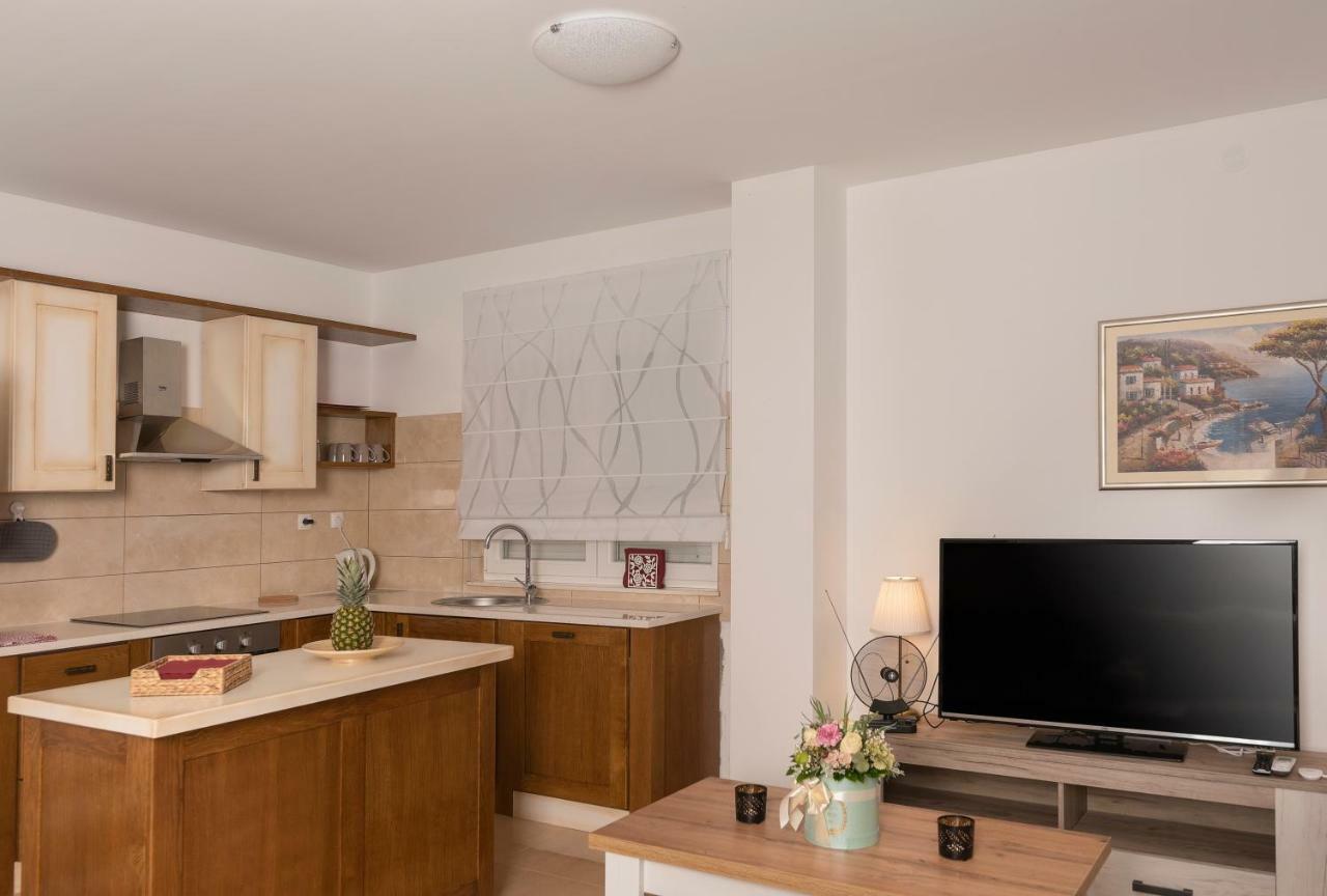 Villa Village Idylle With Heated Pool, Sauna, Jacuzzy And Private Parking Sukošan Екстериор снимка