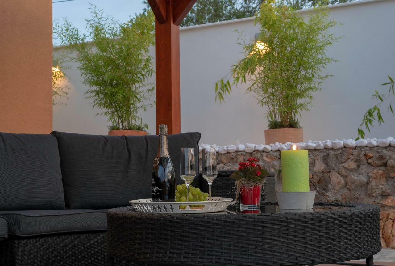 Villa Village Idylle With Heated Pool, Sauna, Jacuzzy And Private Parking Sukošan Екстериор снимка