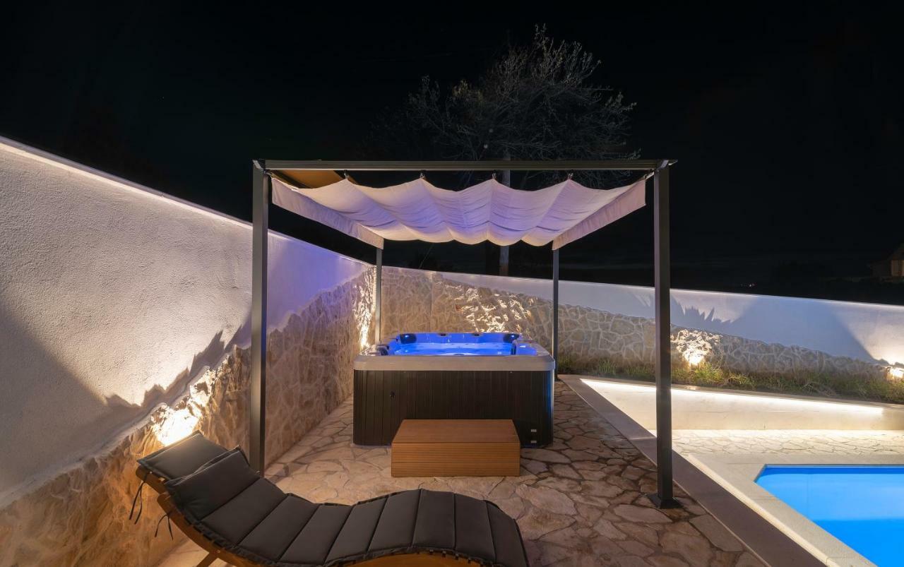 Villa Village Idylle With Heated Pool, Sauna, Jacuzzy And Private Parking Sukošan Екстериор снимка